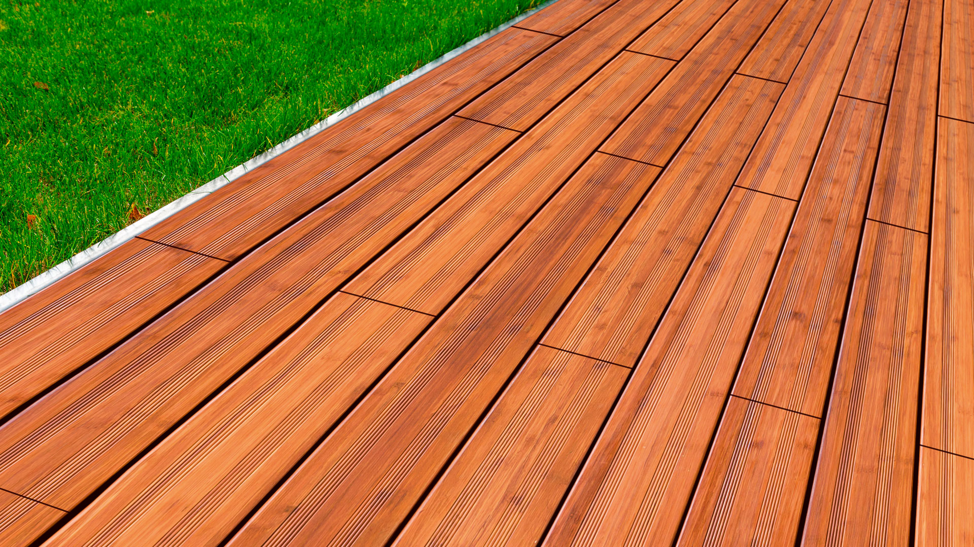 aMbooo Decking